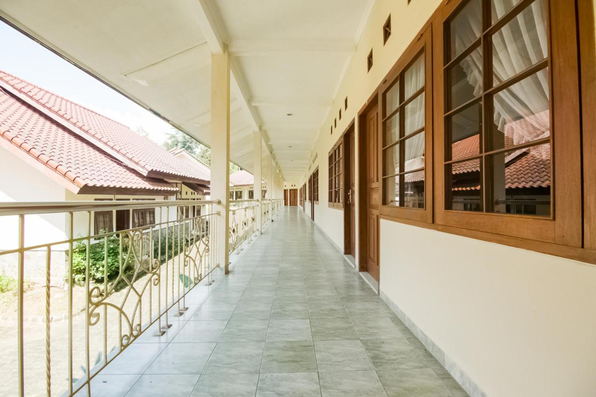 Wisma Langen Werdhasih Semarang Exterior foto